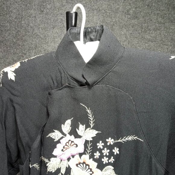 1930's Black Wool Flower Embroidered Sheath - Picture 4 of 9